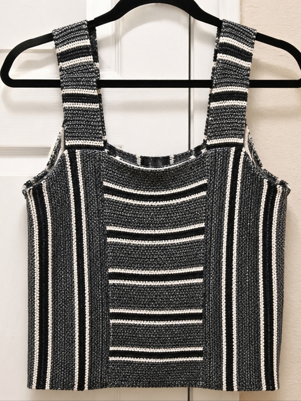 Vince Camuto Knit Tank Top Striped Size M Thick Strap Sweater Tank